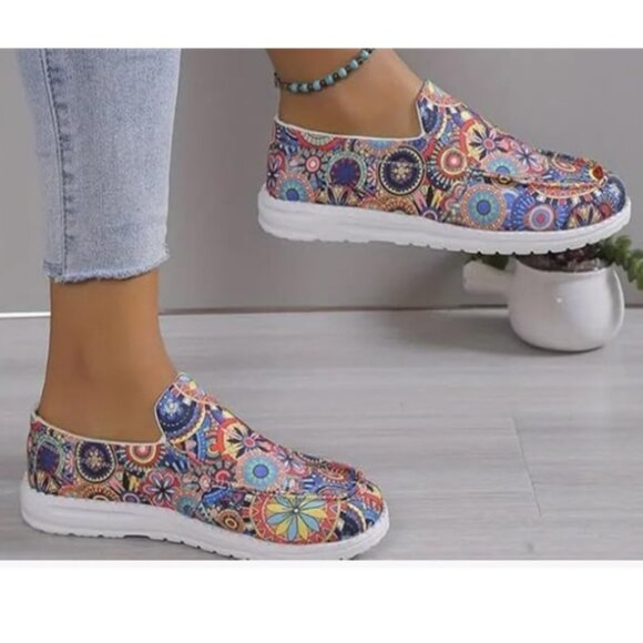 Womens Colorful Boho Floral Printed, Round Toe, Low Top Canvas, Casual Slip-On - Picture 3 of 3